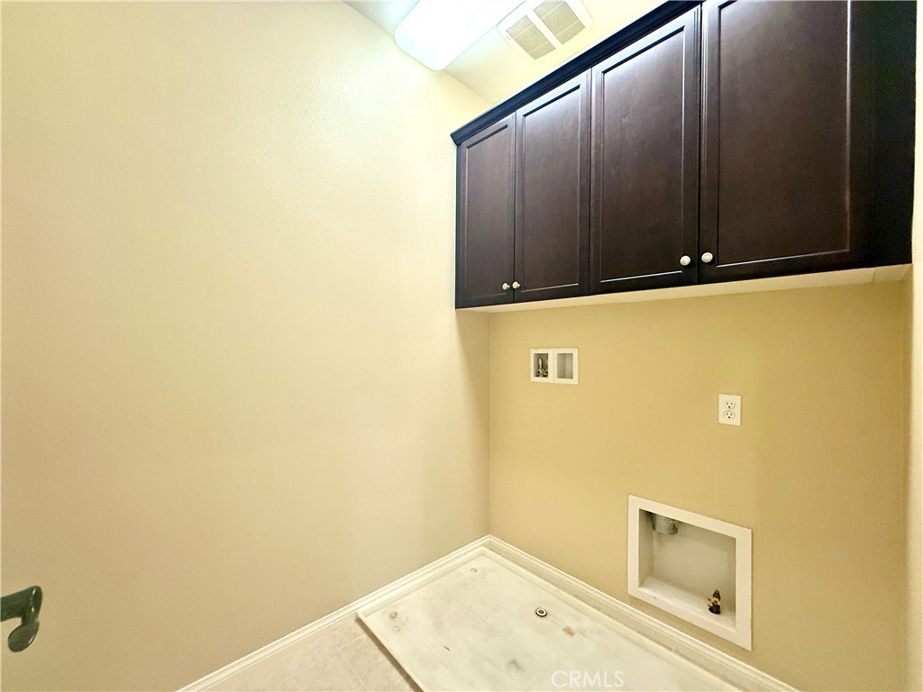 467 Raya Lane Brea, CA 92823 - Photo 18 of 30 a bathroom with a window