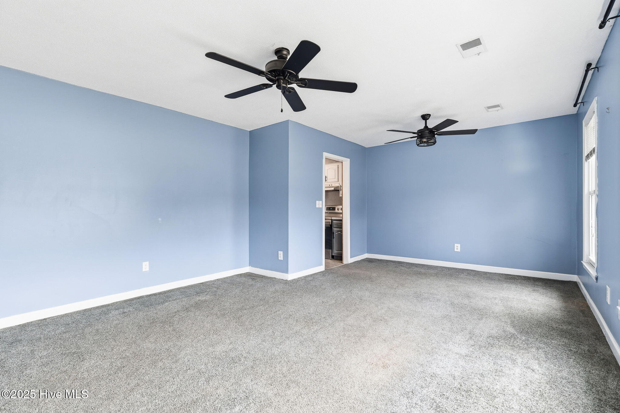 1206 Kings Grant Road Wilmington, NC 28405 - Photo 10 of 45 Living room