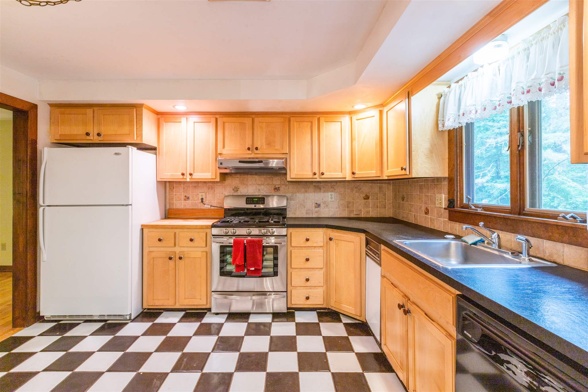 32 Thornton Road West Merrimack, NH 03054 - Photo 11 of 32