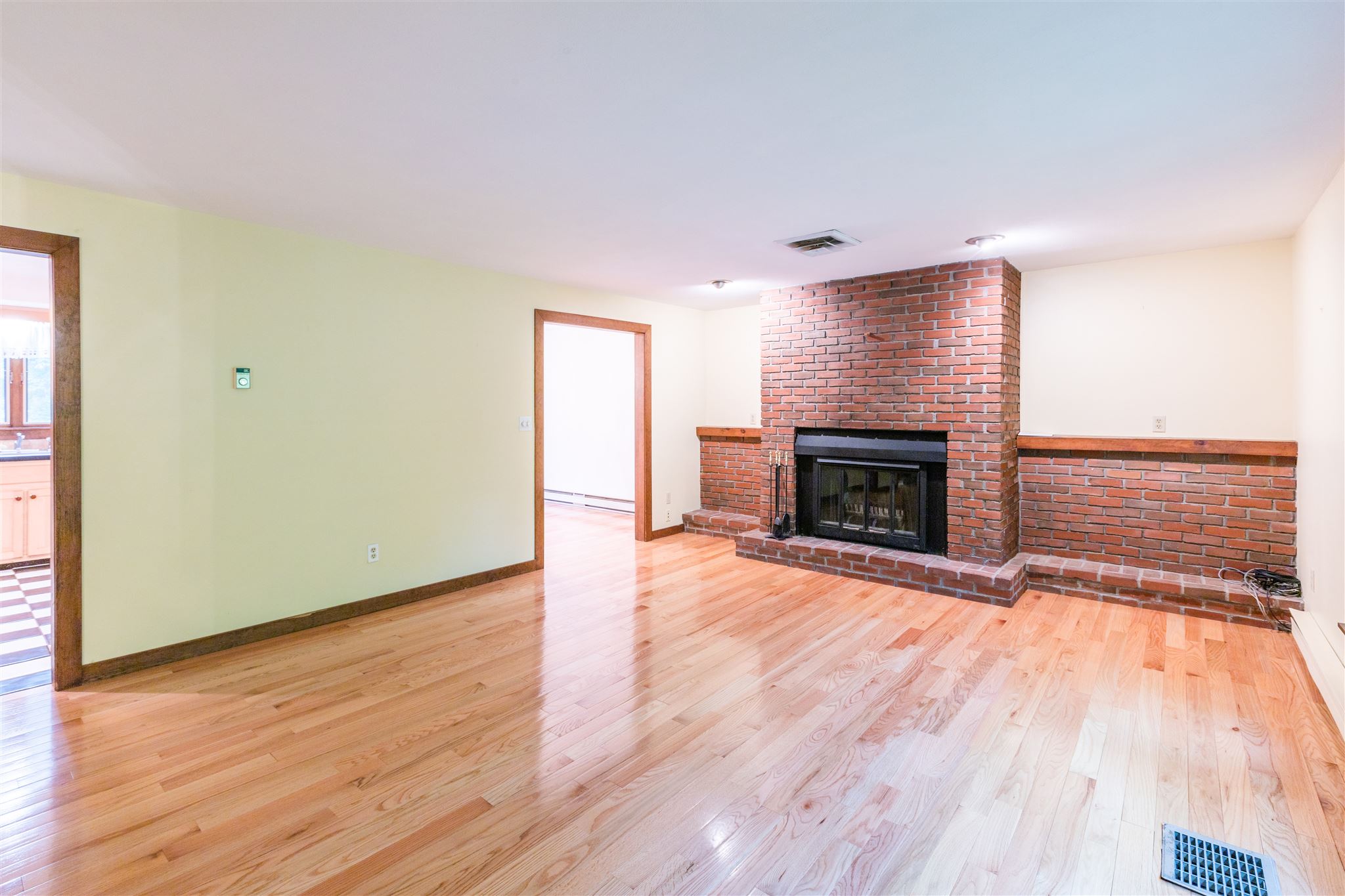 32 Thornton Road West Merrimack, NH 03054 - Photo 3 of 32