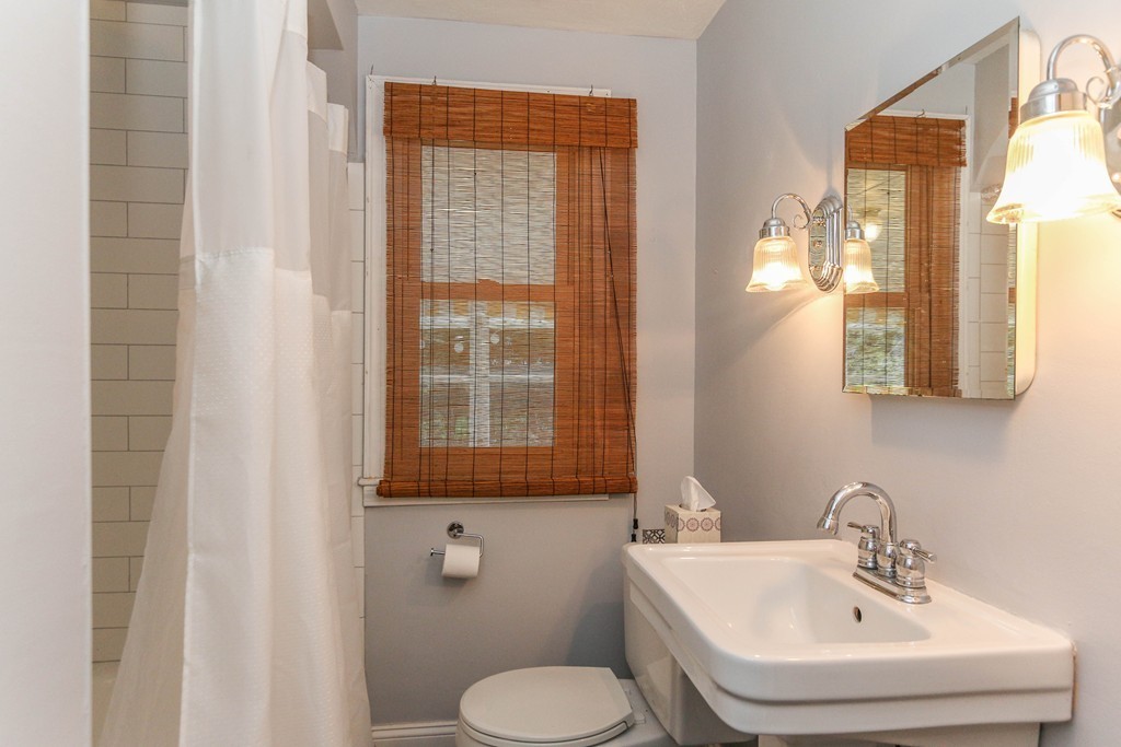 150 Groveland Street Springfield, MA 01108 - Photo 16 of 20