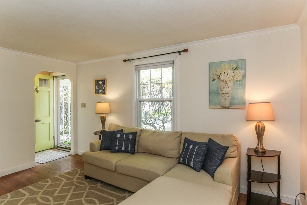150 Groveland Street Springfield, MA 01108 - Photo 3 of 20