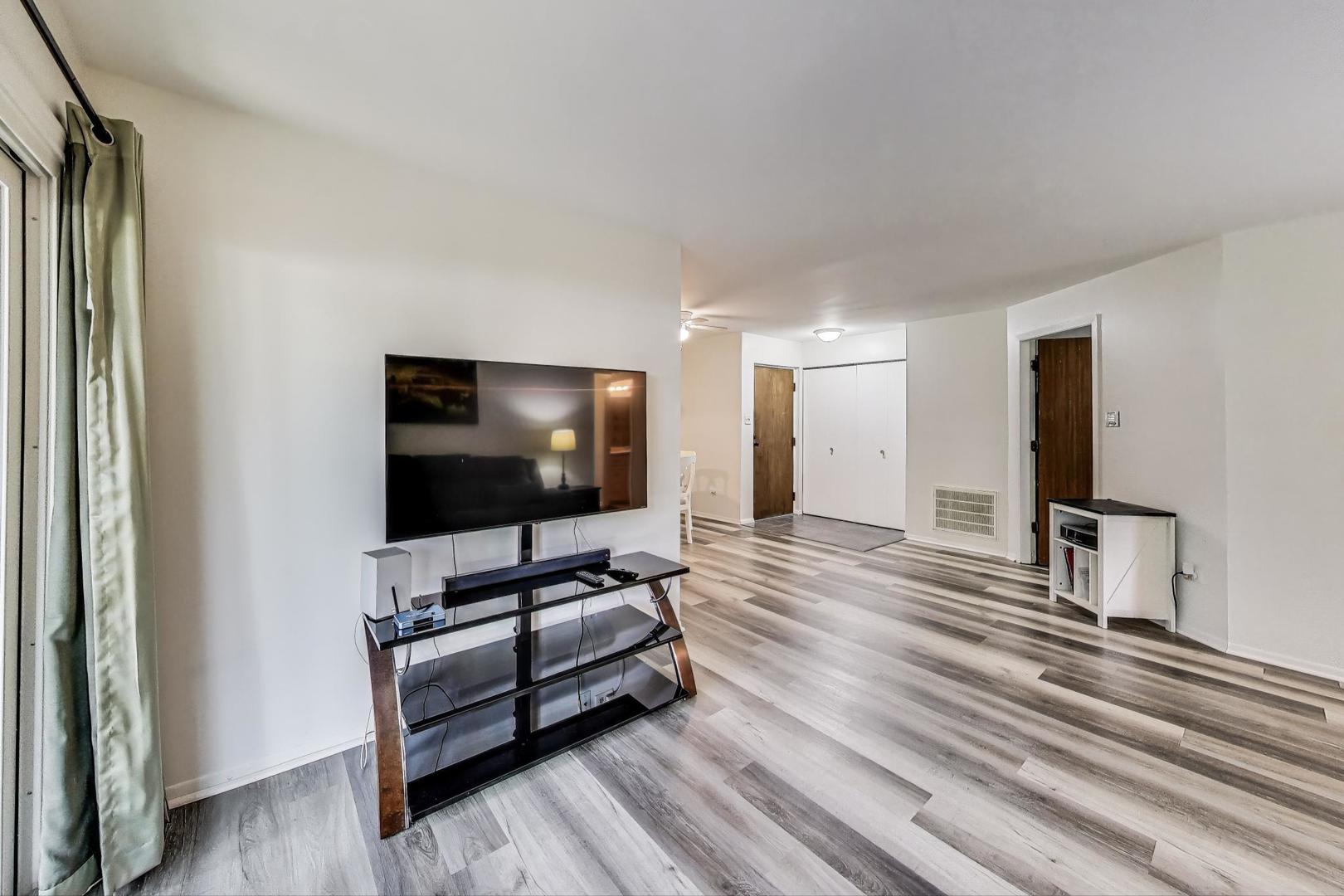 3412 Donovan Drive, Unit 1 Crete, IL 60417 - Photo 4 of 23