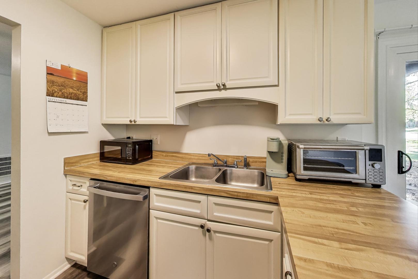 3412 Donovan Drive, Unit 1 Crete, IL 60417 - Photo 9 of 23