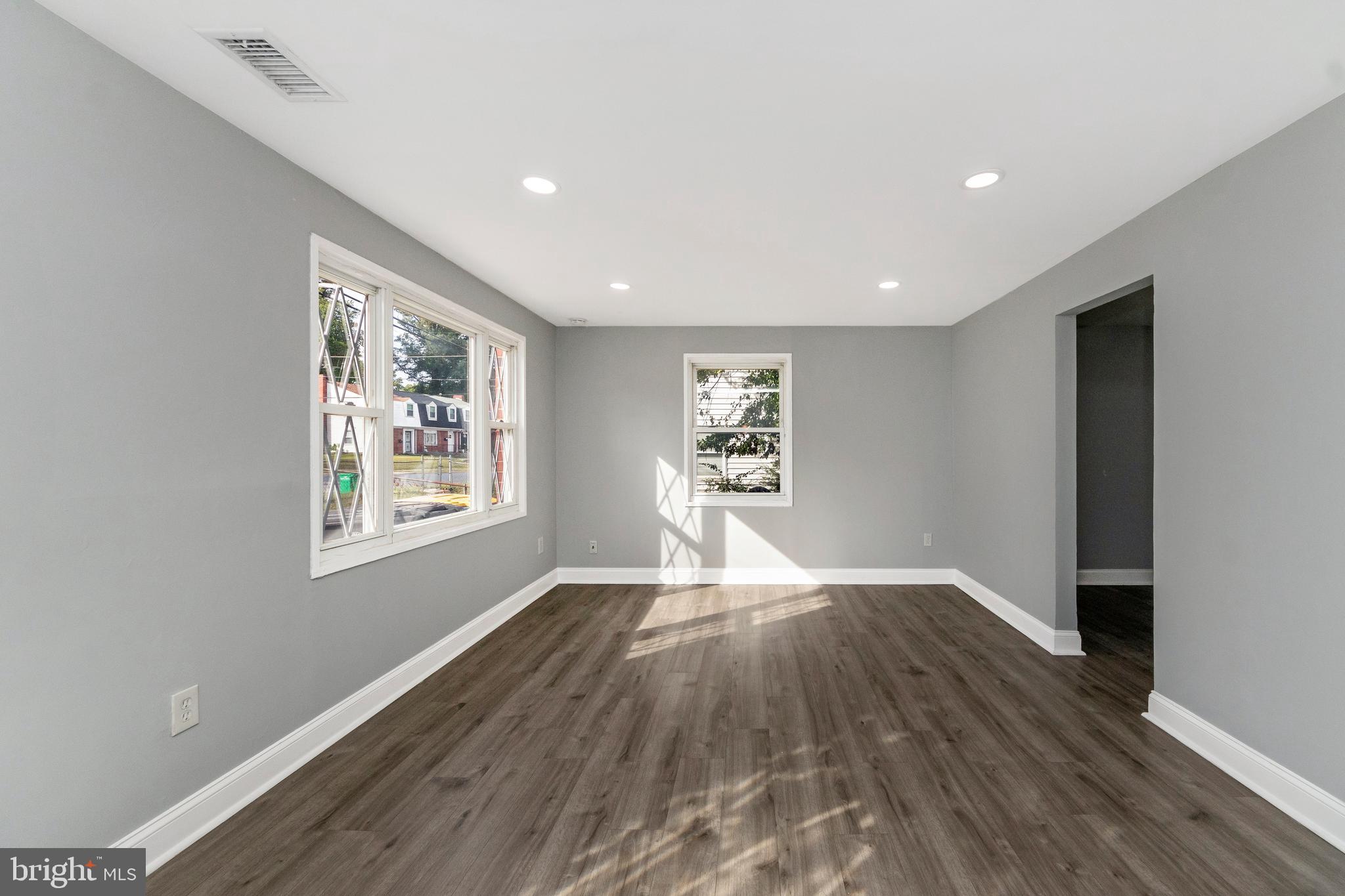 7702 Burnside Road Landover, MD 20785 - Photo 5 of 52