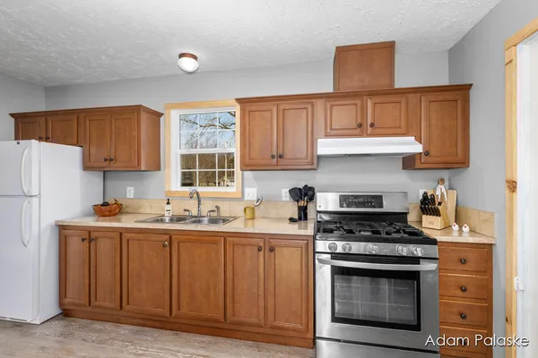 $190,000 | 171 West Sidney Road, Sidney, MI 48885