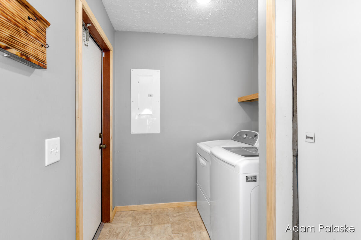 171 West Sidney Road Sidney, MI 48885 - Photo 14 of 24 IMG_1011