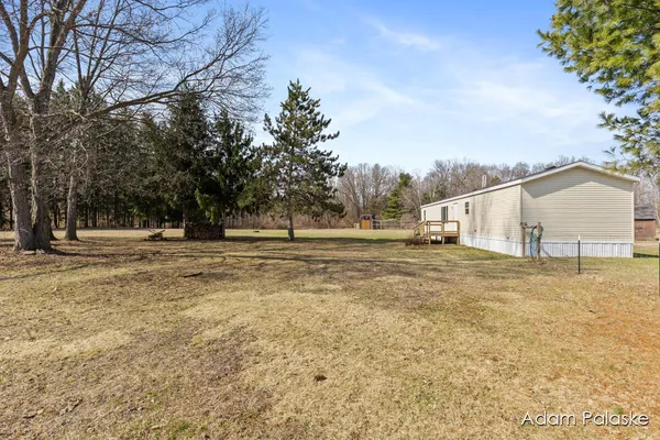 $190,000 | 171 West Sidney Road, Sidney, MI 48885