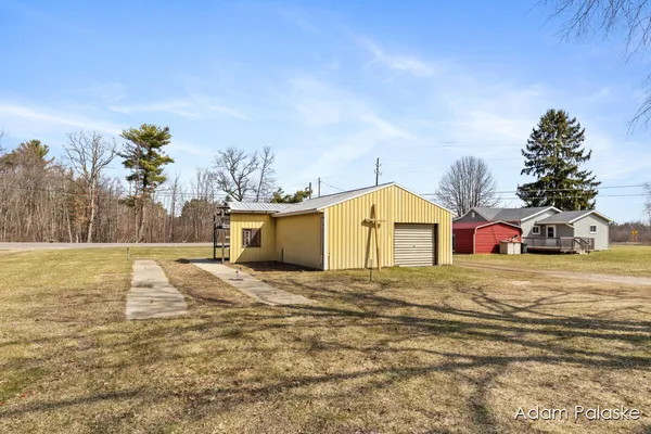 $190,000 | 171 West Sidney Road, Sidney, MI 48885