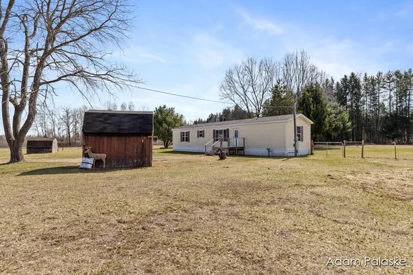 $190,000 | 171 West Sidney Road, Sidney, MI 48885