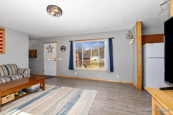 $190,000 | 171 West Sidney Road, Sidney, MI 48885