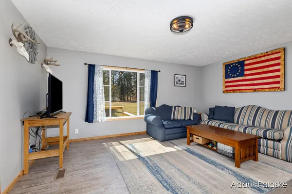 $190,000 | 171 West Sidney Road, Sidney, MI 48885