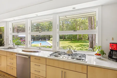 136 Barnes Hole Road, East Hampton, NY 11937