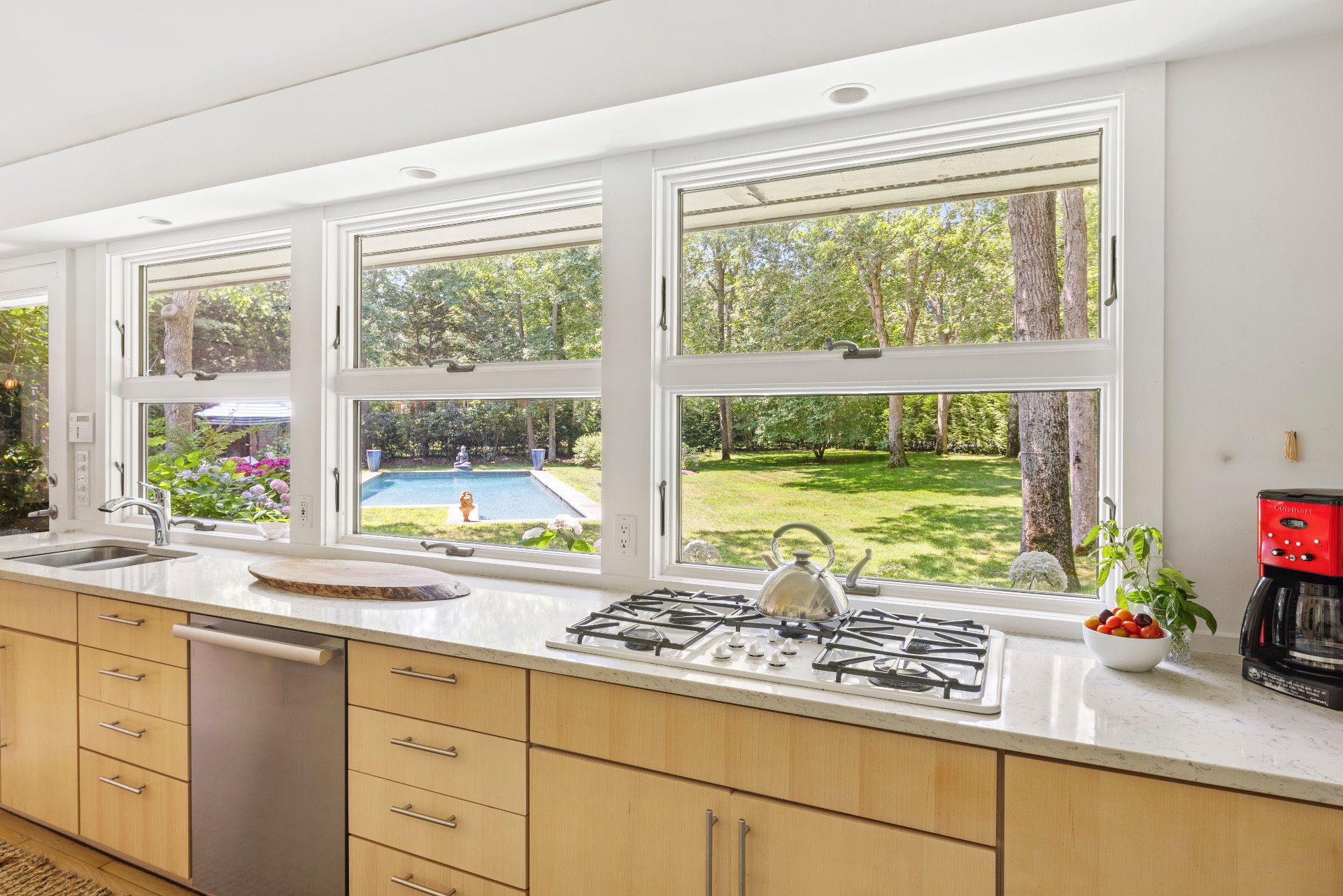 136 Barnes Hole Road East Hampton, NY 11937 - Photo 6 of 18