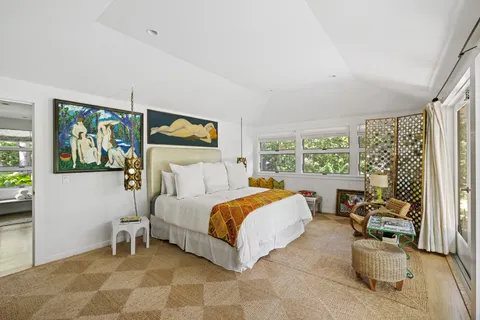 136 Barnes Hole Road, East Hampton, NY 11937