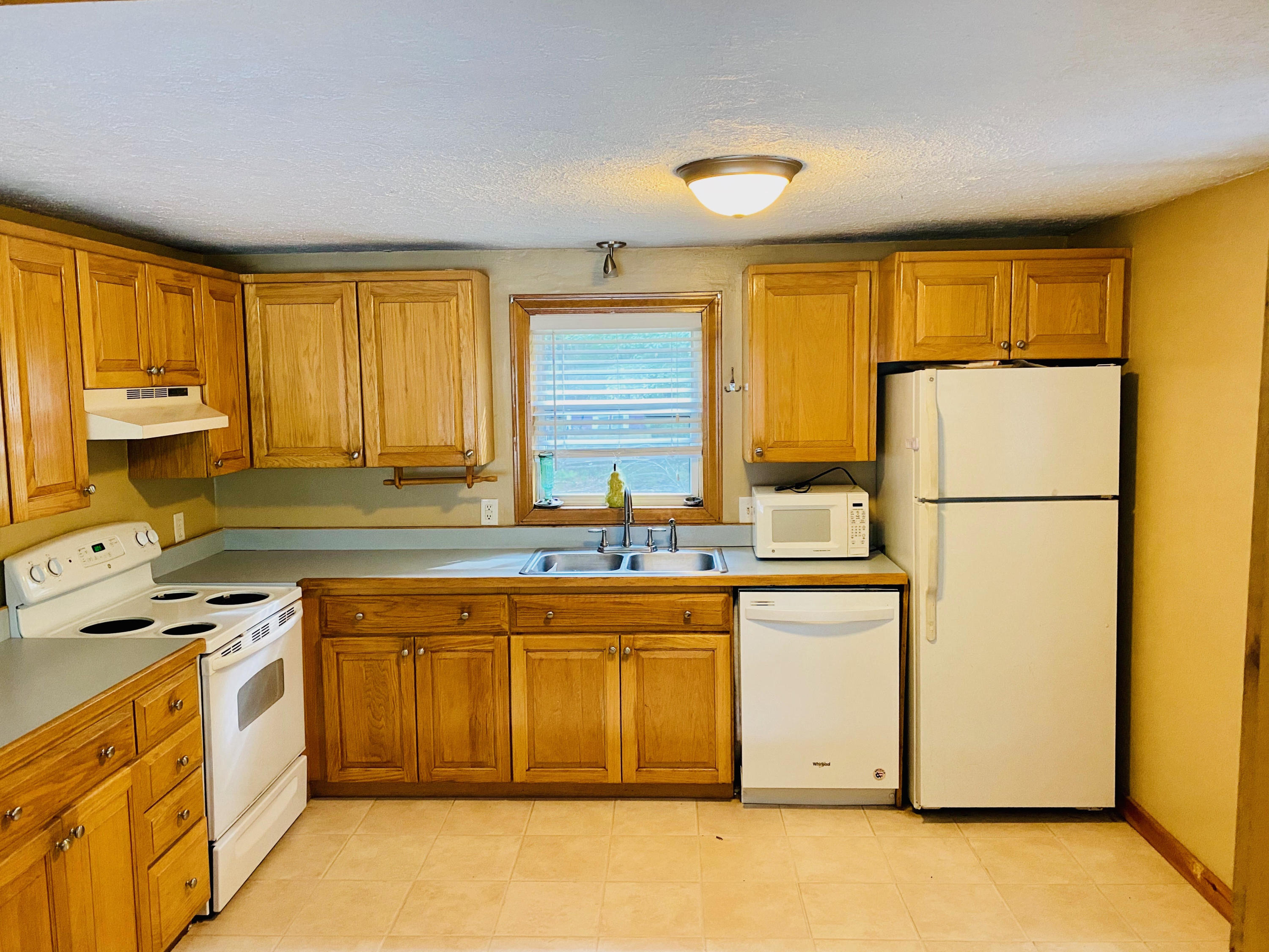 12 Hope Avenue Standish, ME 04085 - Photo 4 of 14 3