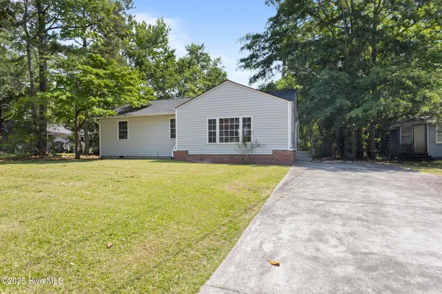 $1,450 | 404 Dogwood Lane, Jacksonville, NC 28540