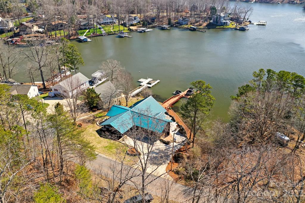 704 Shoreline Road New London, NC 28127 - Photo 4 of 48 Gallery Image 4