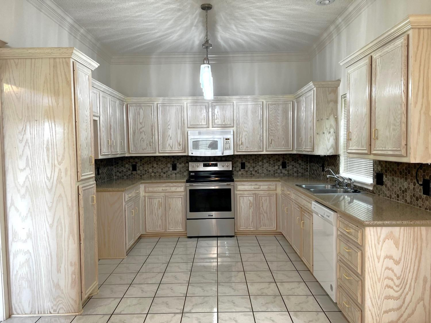5506 66th Street Lubbock, TX 79424 - Photo 2 of 19 Photo 2