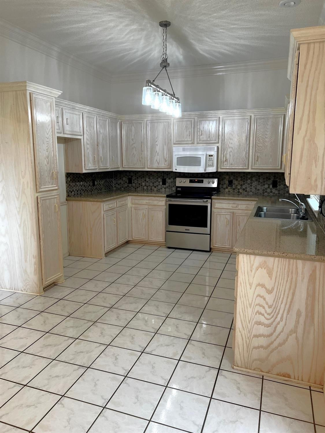 5506 66th Street Lubbock, TX 79424 - Photo 3 of 19 Photo 3