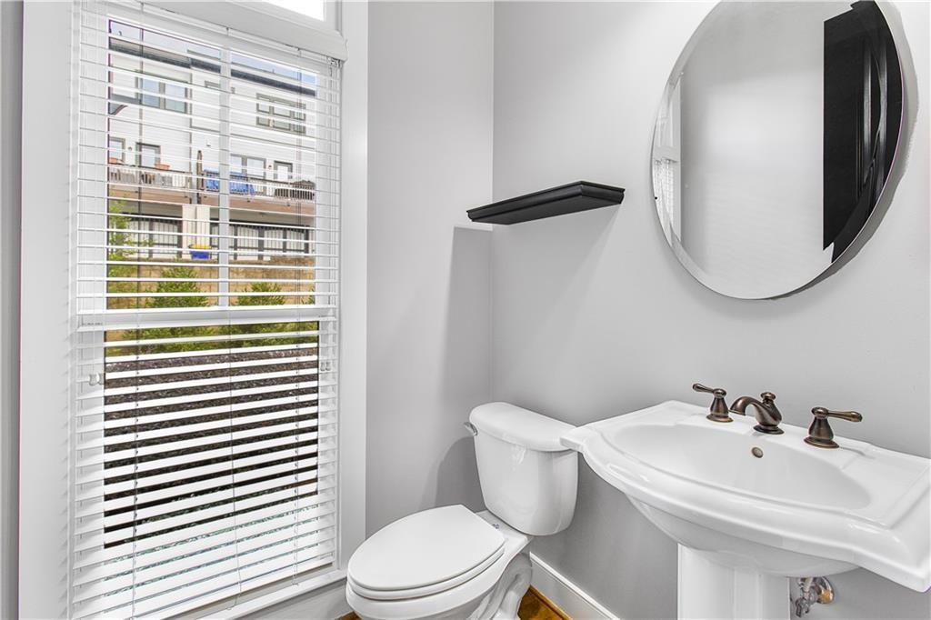 2145 ⛉ W Village Crossing Smyrna, GA 30080 - Photo 15 of 37