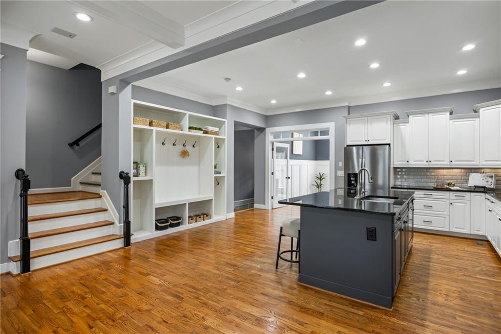 2145 ⛉ W Village Crossing Smyrna, GA 30080 - Photo 10 of 37