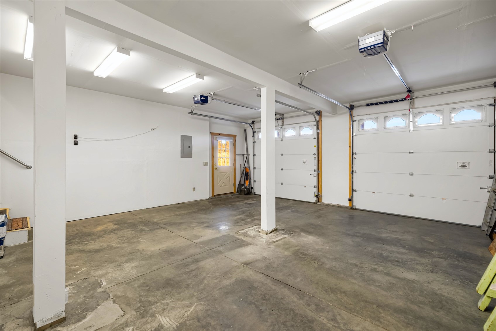 1081 Travois Road Como, CO 80456 - Photo 42 of 44 en empty room with windows