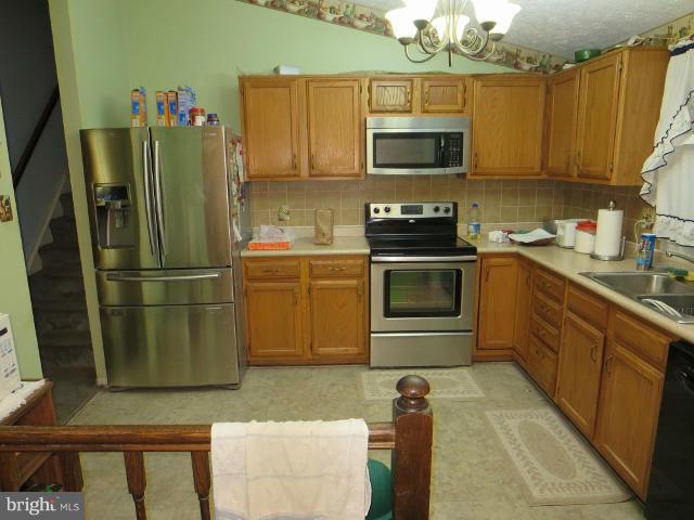 45 Yew Road Baltimore, MD 21221 - Photo 3 of 3 Kitchen