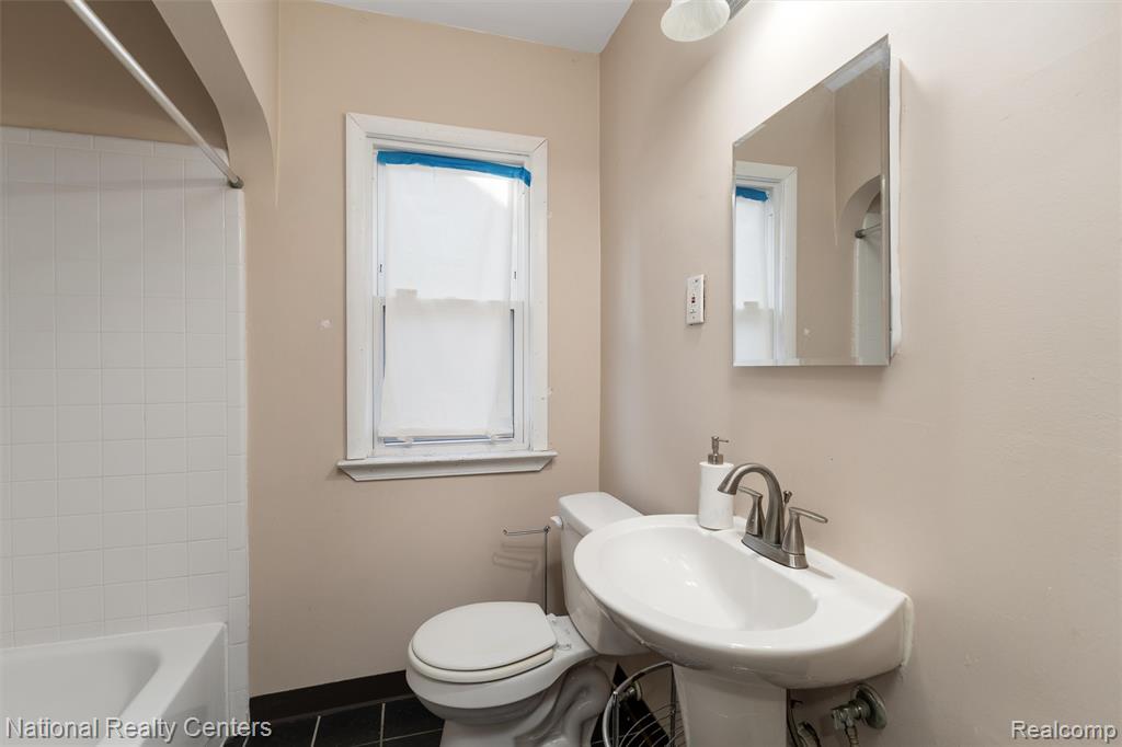5525 Cadieux Road Detroit, MI 48224 - Photo 9 of 19