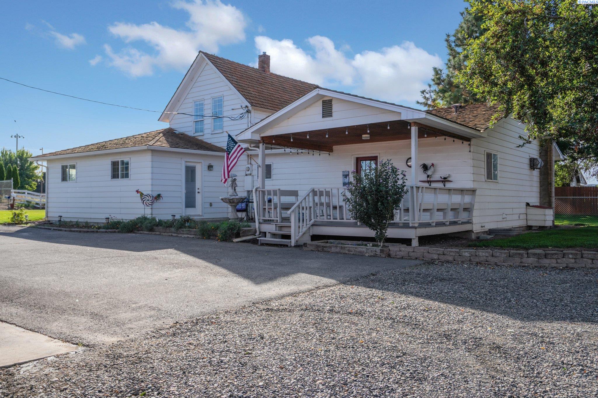 370 Forrest Road Grandview, WA 98930 - Photo 1 of 31 Gallery Image 1