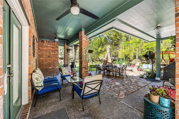 $660,000 | 1007 Commons Waterway Drive, Huffman, TX 77336