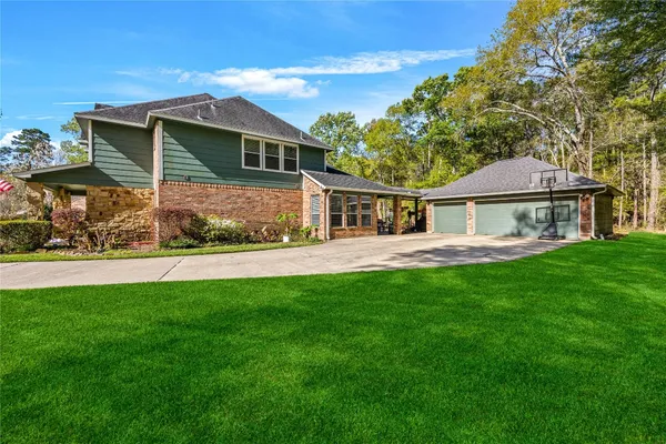$660,000 | 1007 Commons Waterway Drive, Huffman, TX 77336