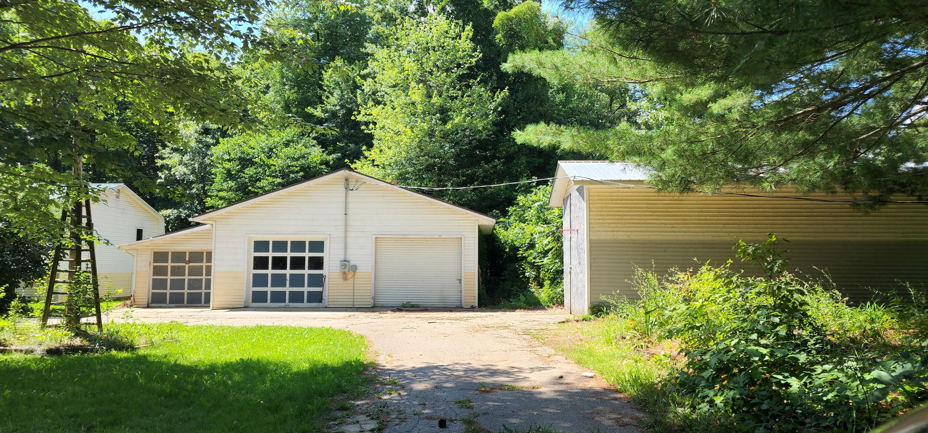 2181 North Bachman Road Hastings, MI 49058 - Photo 2 of 36 20220816_144149