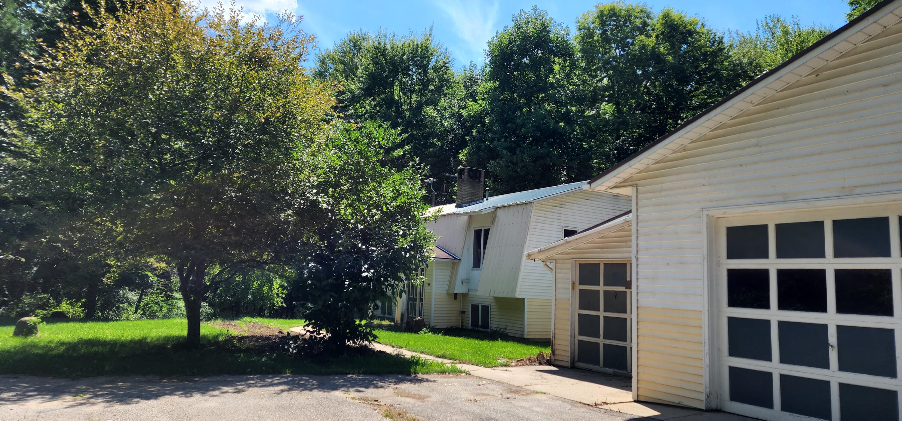 2181 North Bachman Road Hastings, MI 49058 - Photo 4 of 36 20220816_144159