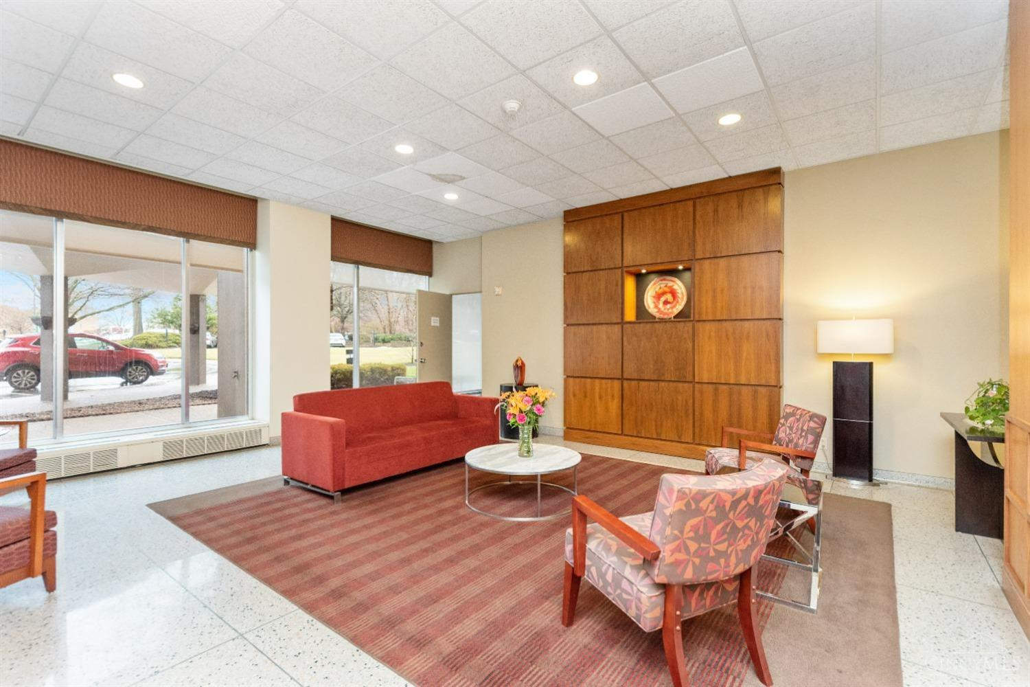 2324 Madison Road, Unit 204 Cincinnati, OH 45208 - Photo 8 of 34