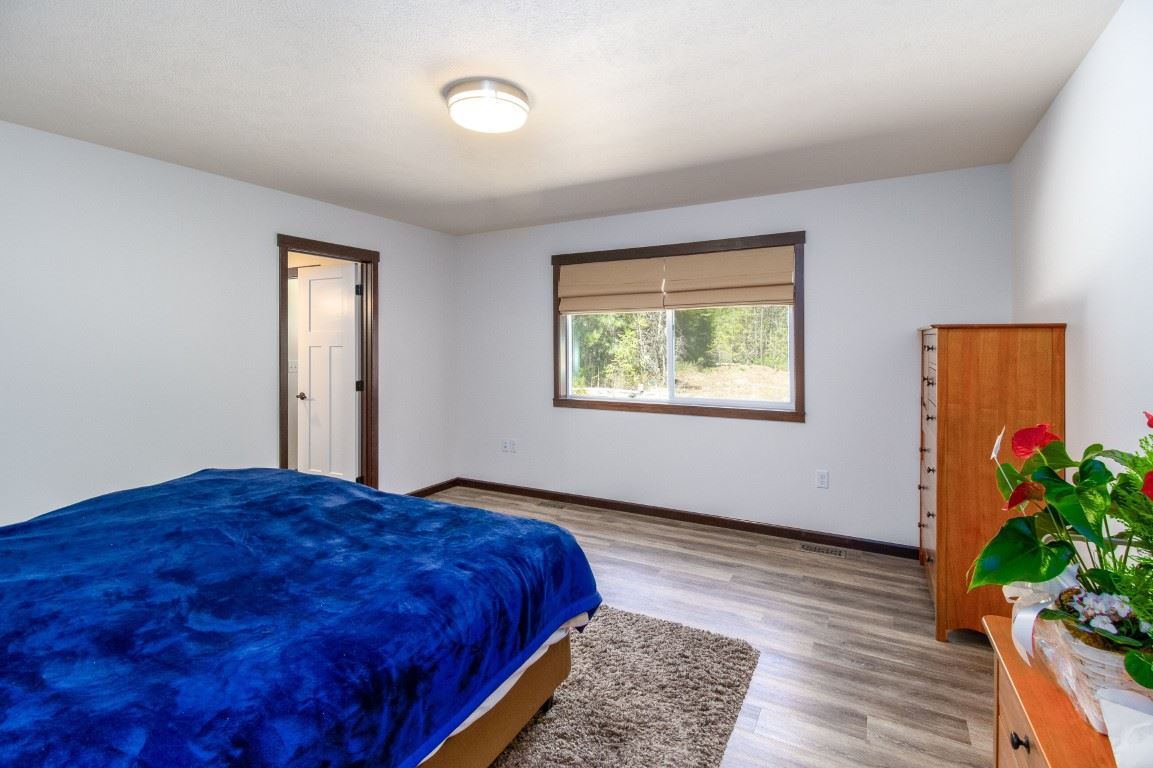 3858 White Pine Road, Unit D Loon Lake, WA 99148 - Photo 11 of 20 Gallery Image 11