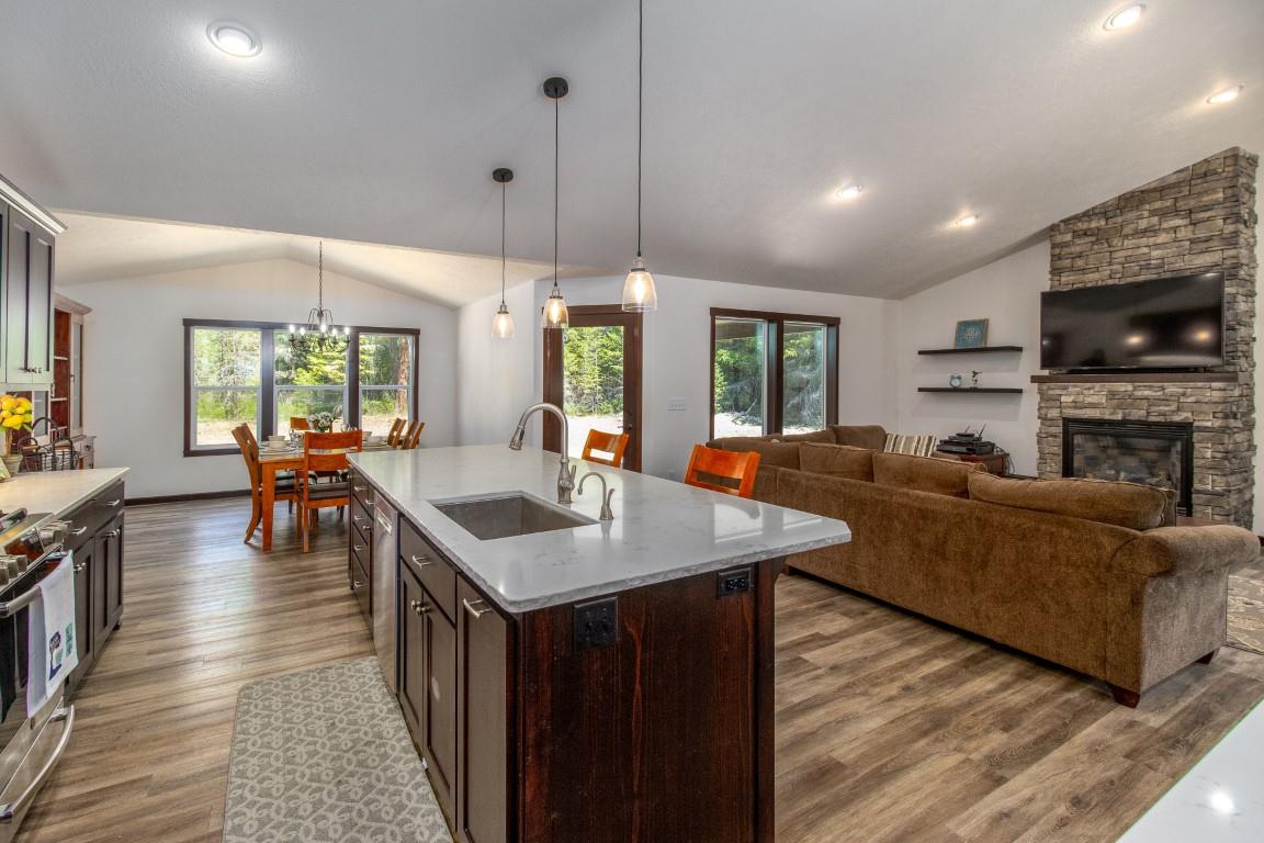 3858 White Pine Road, Unit D Loon Lake, WA 99148 - Photo 4 of 20 Gallery Image 4