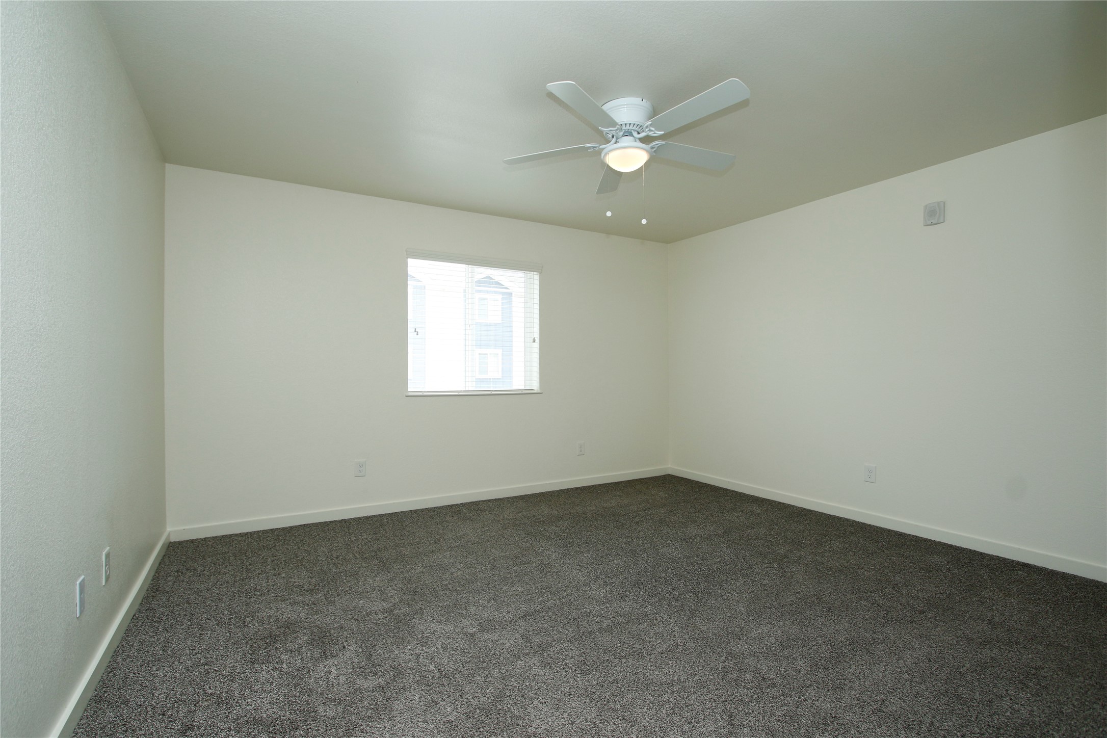 21155 Gosling Road, Unit 22A Spring, TX 77388 - Photo 13 of 28 an empty room with a window