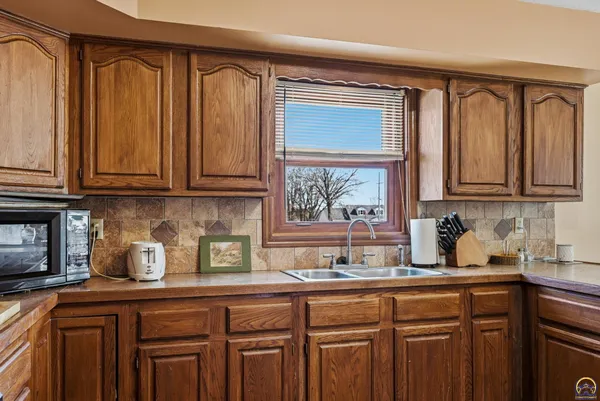 $285,000 | 4439 Northeast Meriden Road, Topeka, KS 66617