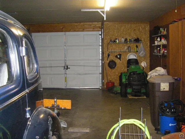 $285,000 | 4439 Northeast Meriden Road, Topeka, KS 66617