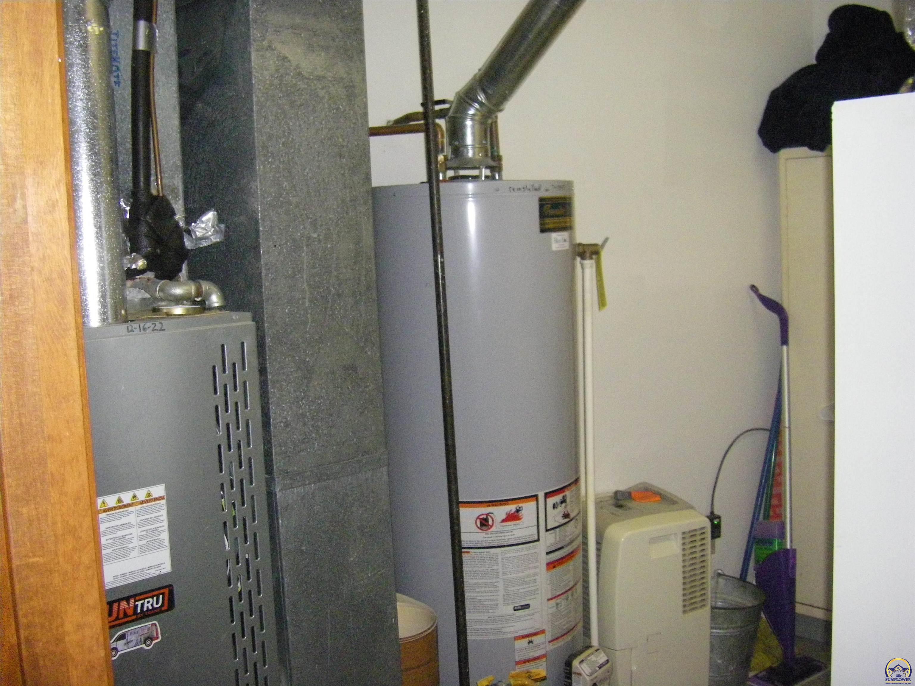 4439 Northeast Meriden Road Topeka, KS 66617 - Photo 8 of 24