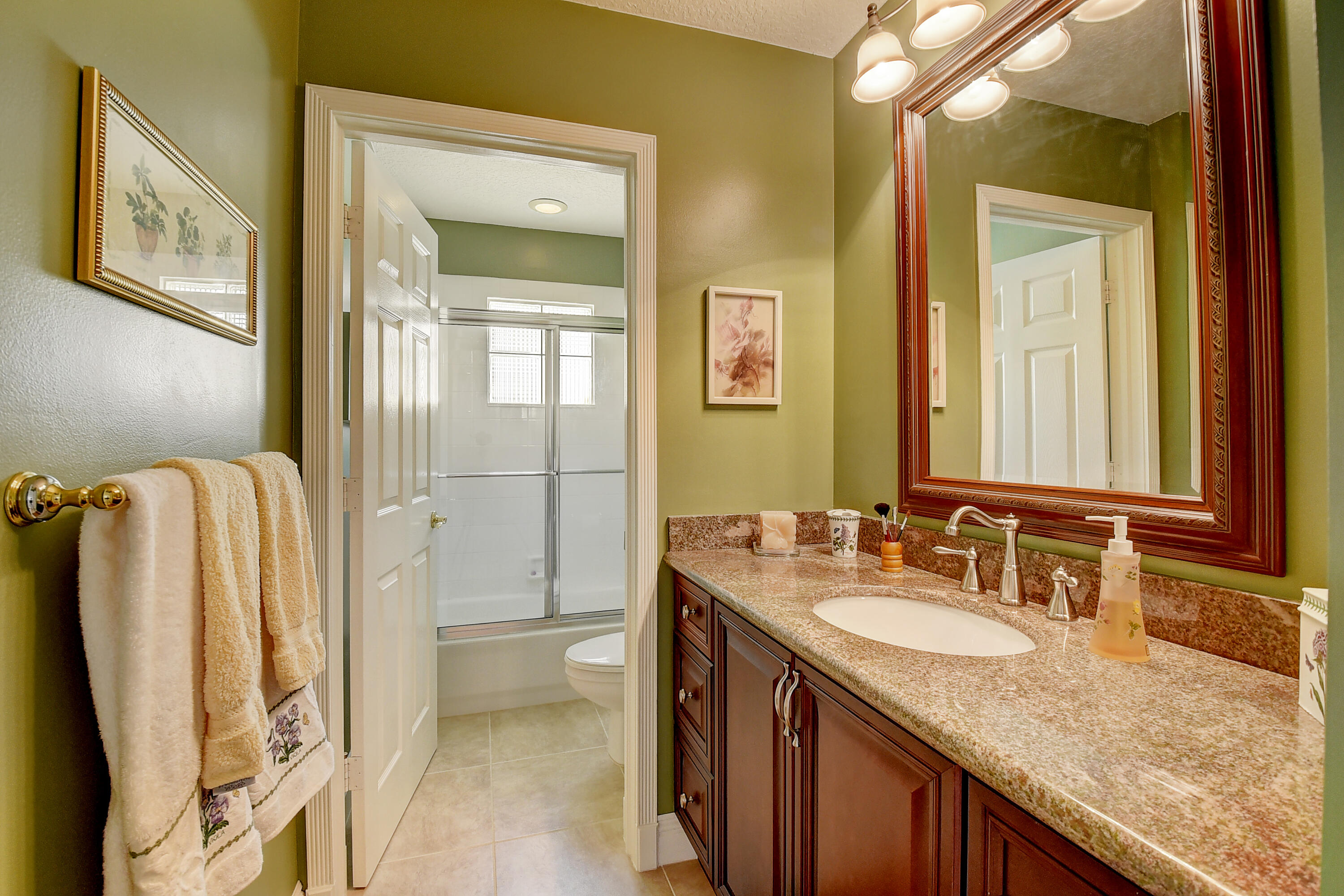 4283 Northwest 65th Road Boca Raton, FL 33496 - Photo 20 of 23 Bathroom 2 (up)