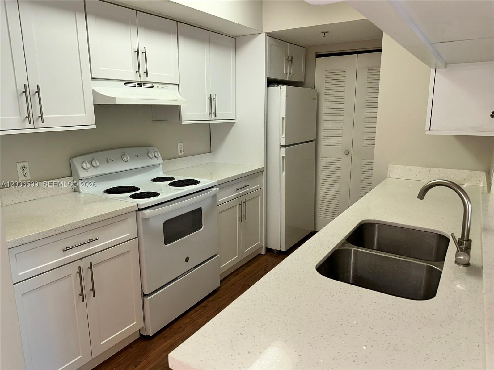 460 South Park Road, Unit 6203 Hollywood, FL 33021 - Photo 6 of 32