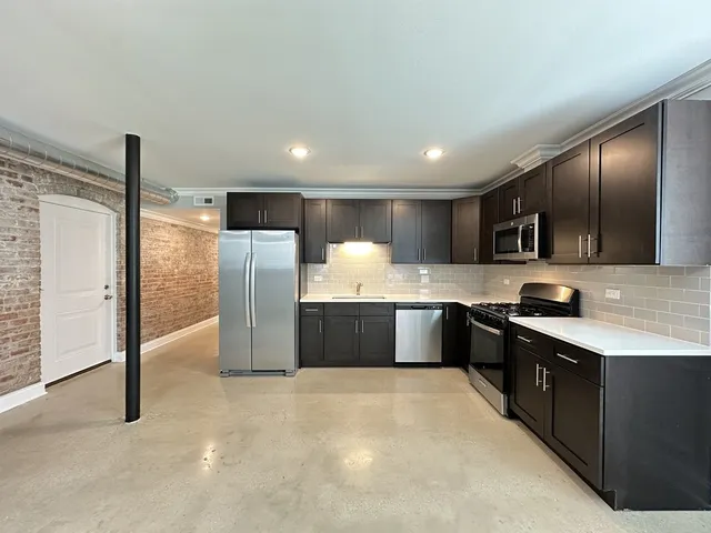 $2,295 | 4117 South Michigan Avenue, Unit GS, Chicago, IL 60653