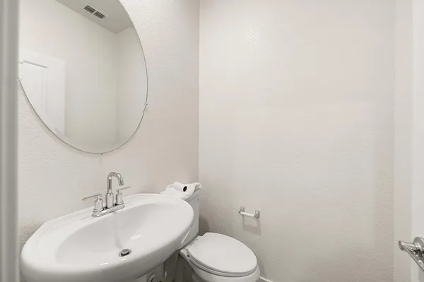 $450,000 | 3790 East Commerce Way, Sacramento, CA 95834