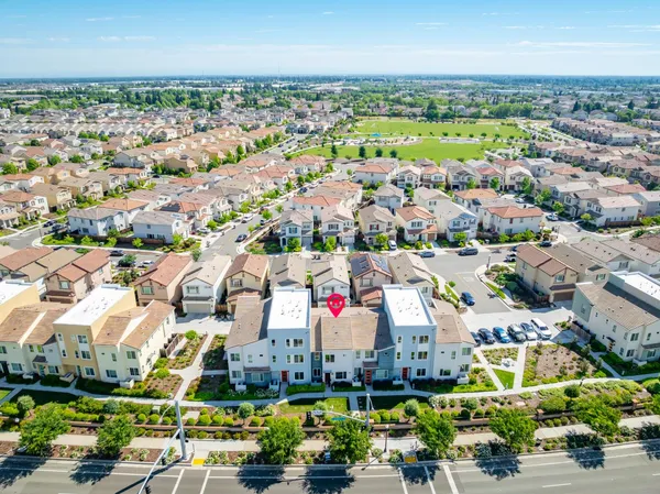 $450,000 | 3790 East Commerce Way, Sacramento, CA 95834