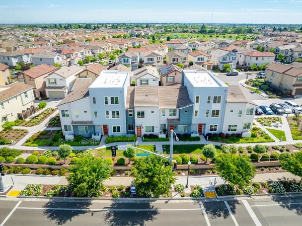 $450,000 | 3790 East Commerce Way, Sacramento, CA 95834