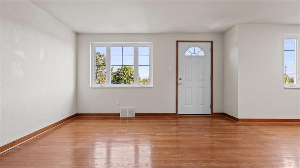 4324 Reece Drive Pittsburgh, PA 15227 - Photo 4 of 44 Gallery Image 4