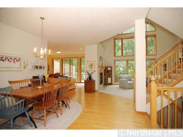8928 Hunters Way Apple Valley, MN 55124 - Photo 2 of 15
