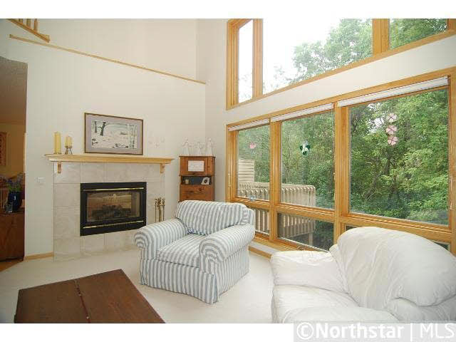 8928 Hunters Way Apple Valley, MN 55124 - Photo 4 of 15